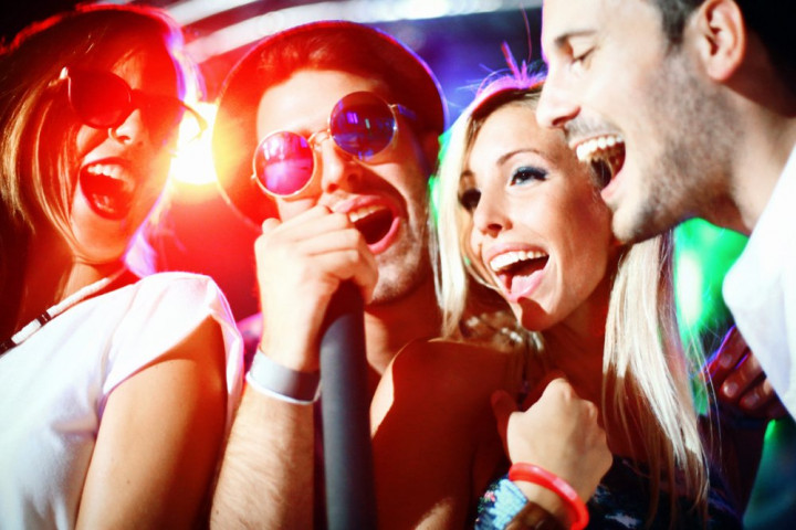 Giovedì Karaoke